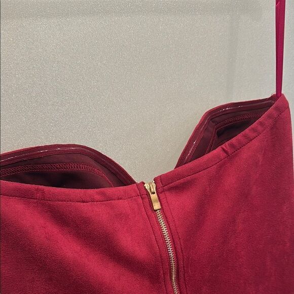 Elegant Strapless Burgundy Dress - Picture 5 of 6